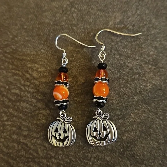 HANDMADE Halloween Agate Glass Beaded Pumpkin Dangle Hook Earrings - Picture 3 of 4